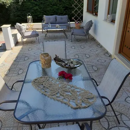 Anna - Maria Luxury Vakantiehuis